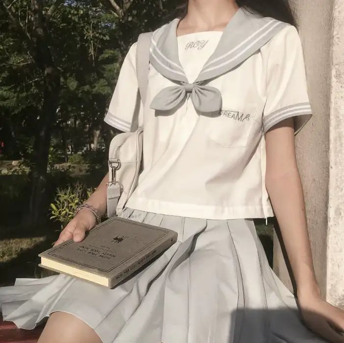最近，妹妹的样子有点怪